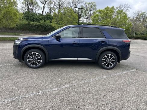 New 2026 Nissan Pathfinder Platinum AWD/4WD image 4