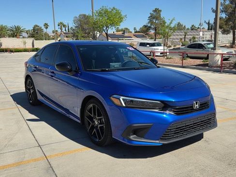Used 2023 Honda Civic Sport image 3