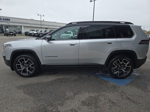 New 2026 Jeep Cherokee Overland w/ Advanced Pro Tech Group AWD/4WD image 31