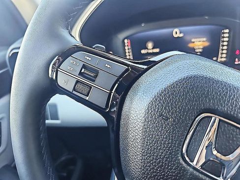 Used 2025 Honda Pilot Elite image 24