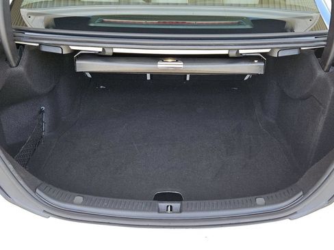 Used 2019 Mercedes-Benz E 300 4MATIC image 9