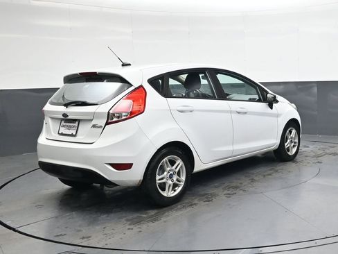 Used 2018 Ford Fiesta SE image 4