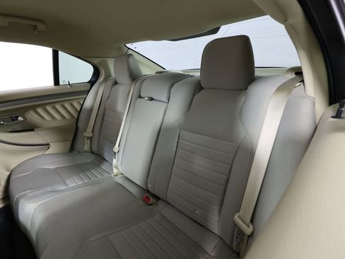Used 2015 Ford Taurus SE image 15