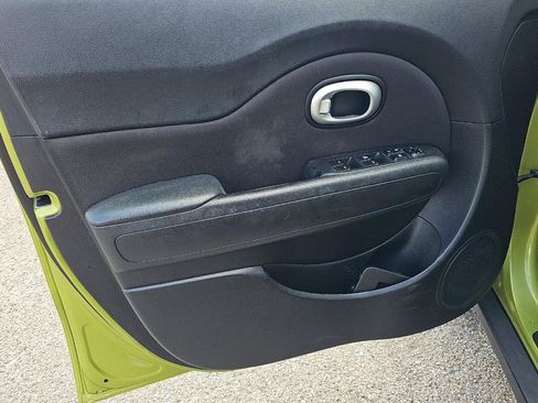 Used 2016 Kia Soul w/ Convenience Package FWD image 9