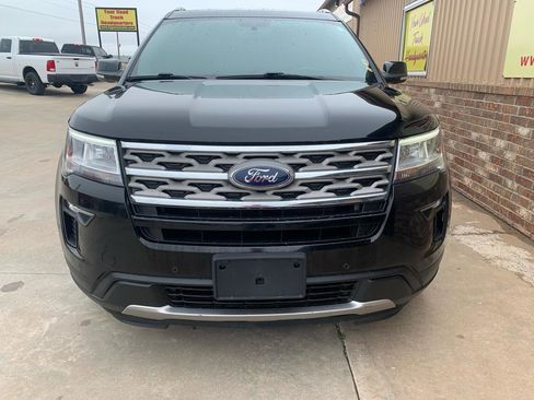 Used 2018 Ford Explorer XLT w/ Equipment Group 202A AWD/4WD image 7