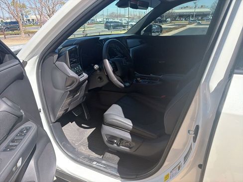 Used 2025 Lexus TX 350 AWD w/ Technology Package image 5