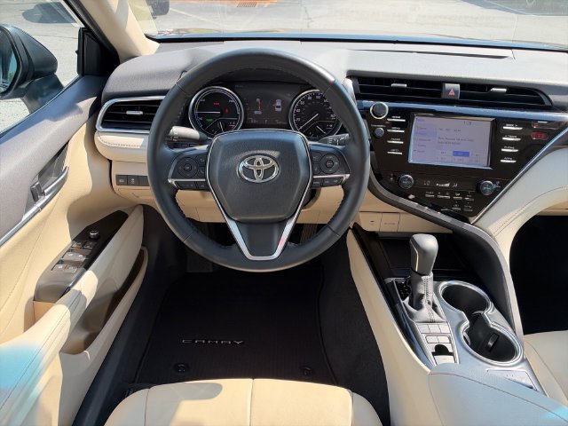 Used 2018 Toyota Camry XLE FWD image 11