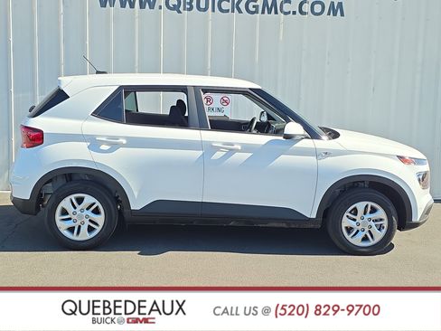 Used 2026 Hyundai Venue SE FWD image 9