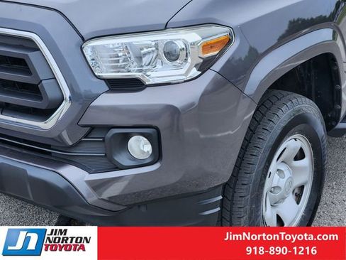 Used 2020 Toyota Tacoma SR5 RWD image 11