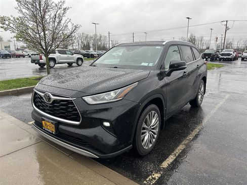 Used 2021 Toyota Highlander Platinum AWD/4WD image 4