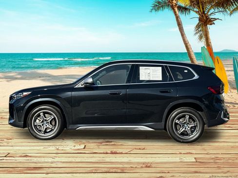 Used 2024 BMW X1 xDrive28i w/ Convenience Package AWD/4WD image 3