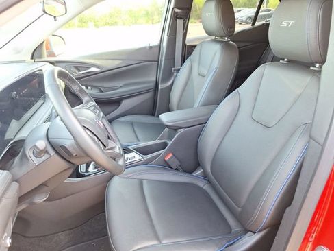 Used 2026 Buick Encore GX Sport Touring w/ Comfort Package FWD image 9