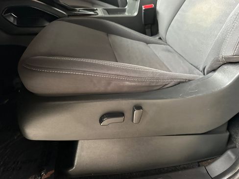 Used 2023 Nissan Frontier SV w/ Midnight Edition Package image 13