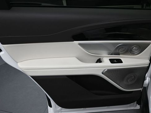 Used 2024 Lincoln Nautilus Black Label w/ Jet Appearance Package (87T) image 19