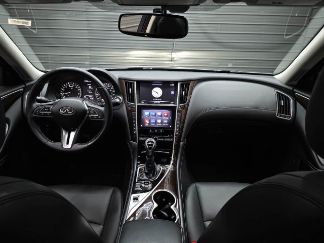 Used 2018 INFINITI Q50 Luxe w/ Cargo Package (L95) AWD/4WD image 12
