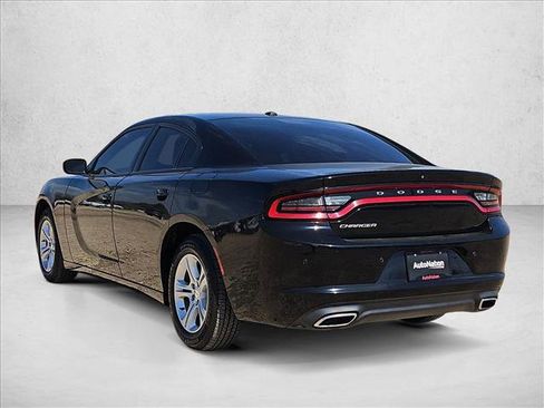 Used 2019 Dodge Charger SXT w/ Leather Interior Group image 8
