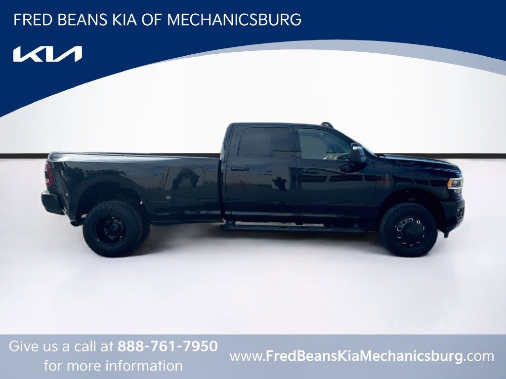 Used 2023 RAM 3500 Big Horn w/ Level 2 Equipment Group AWD/4WD image 6
