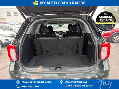 Used 2022 Ford Explorer XLT w/ Equipment Group 202A AWD/4WD image 30
