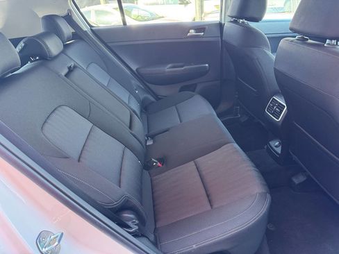 Used 2022 Kia Sportage LX image 15