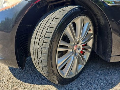 Used 2015 Jaguar XJ L Portfolio RWD image 38
