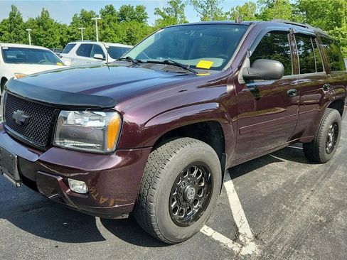 Used 2008 Chevrolet TrailBlazer LT w/ Sun And Sound Package AWD/4WD image 6