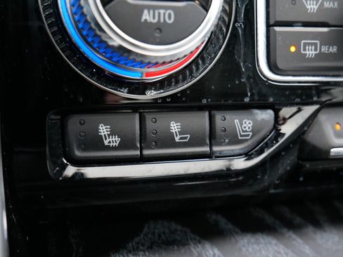 Used 2021 GMC Yukon Denali w/ Denali Ultimate Package image 27