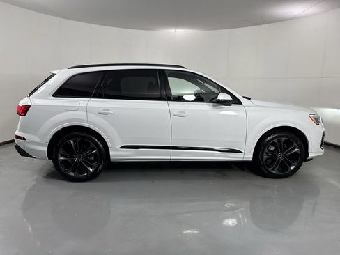 Used 2025 Audi Q7 3.0T Premium Plus AWD/4WD image 38