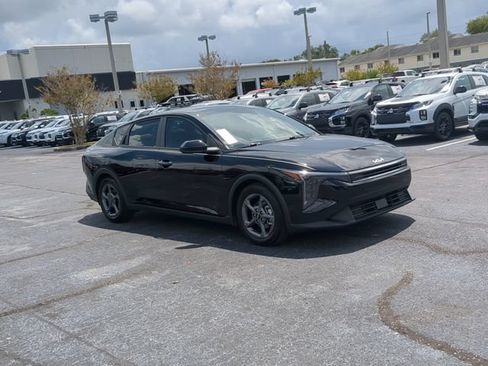 Used 2025 Kia K4 FWD image 4