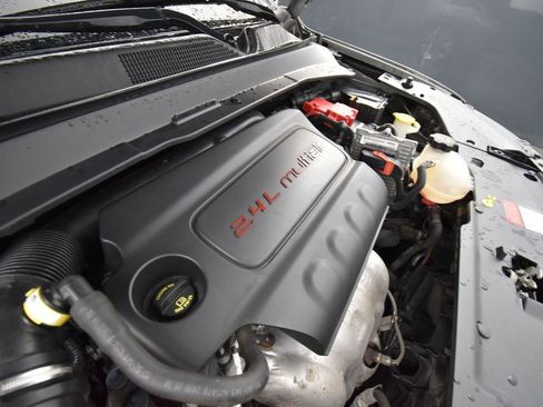 Used 2021 Jeep Compass Limited AWD/4WD image 16