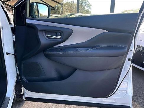 Certified 2024 Nissan Murano SV w/ SV Midnight Edition Package image 22