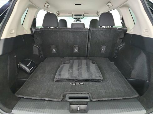 Used 2025 Nissan Rogue SV FWD image 30