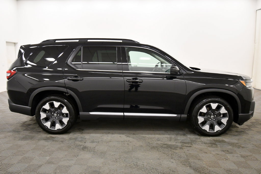 New 2026 Honda Pilot Touring image 8
