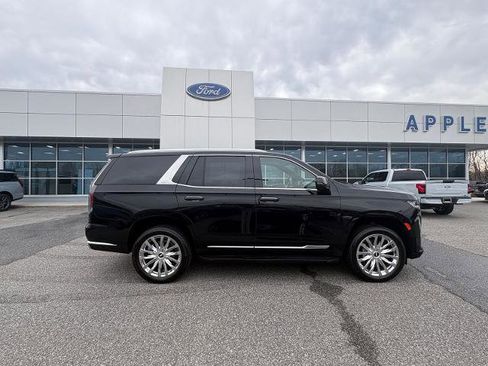 Used 2024 Cadillac Escalade Premium Luxury image 2