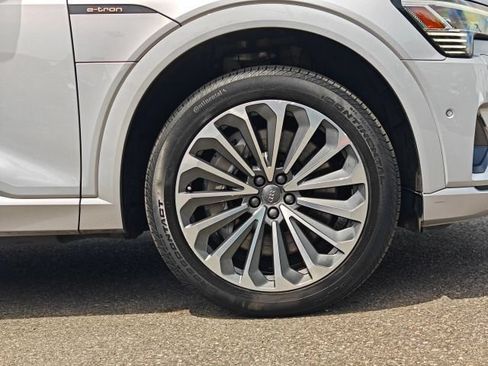 Used 2019 Audi e-tron Prestige w/ Prestige Package AWD/4WD image 99