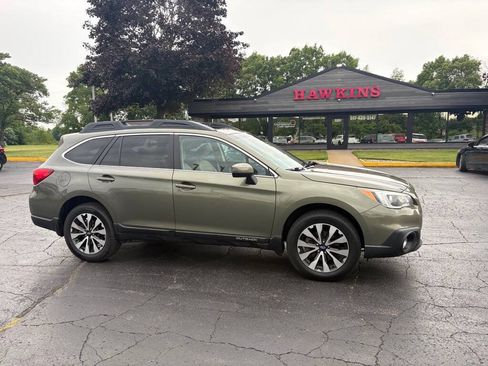 Used 2017 Subaru Outback 2.5i Limited AWD/4WD image 4