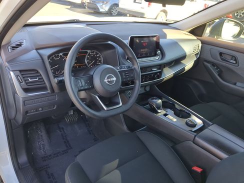 Used 2023 Nissan Rogue S image 16