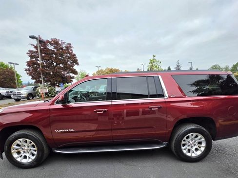 Used 2018 GMC Yukon XL SLT AWD/4WD image 17