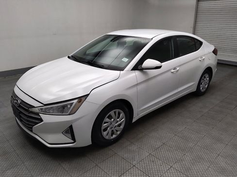 Used 2020 Hyundai Elantra SE w/ Cargo Package (C1) FWD image 2