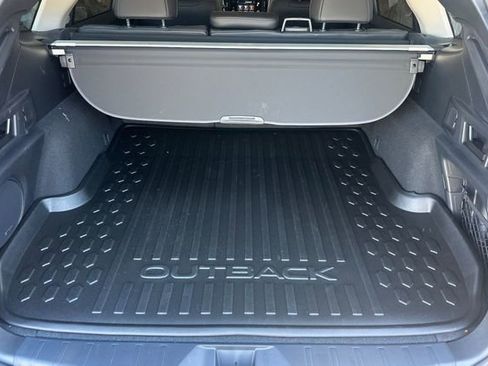 Used 2025 Subaru Outback Limited AWD/4WD image 15