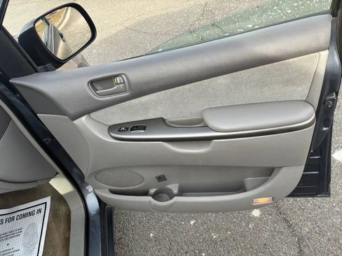 Used 2009 Toyota Sienna CE image 15