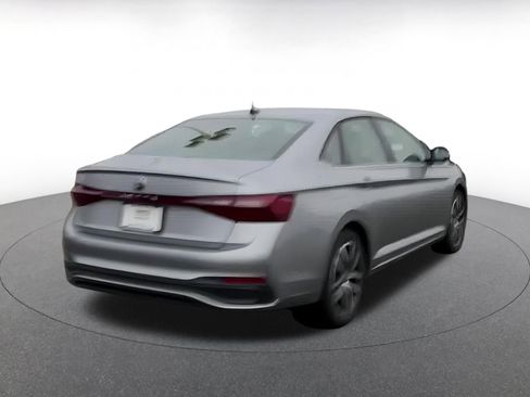 Used 2025 Volkswagen Jetta SE image 14