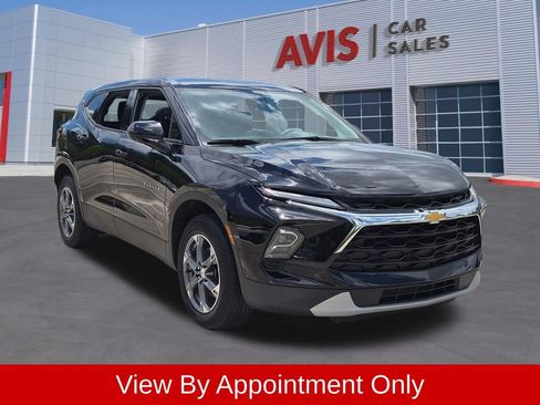 Used 2025 Chevrolet Blazer LT FWD image 3