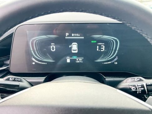 Used 2024 Kia Niro EX image 14