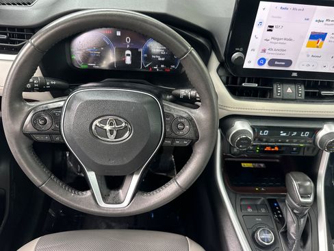 Used 2023 Toyota RAV4 Limited AWD/4WD image 33