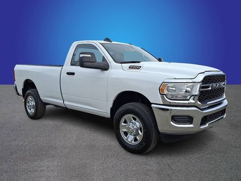 Used 2024 RAM 2500 Tradesman w/ Chrome Appearance Group image 3