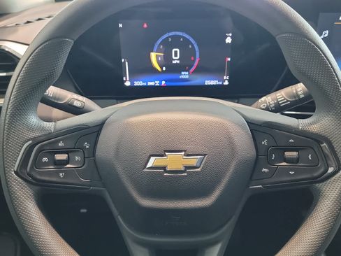 Used 2025 Chevrolet TrailBlazer LT AWD/4WD image 12