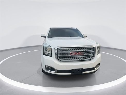 Used 2019 GMC Yukon SLT image 3