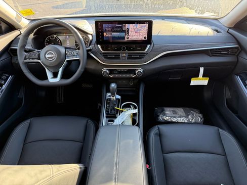 New 2025 Nissan Altima 2.5 SL image 15