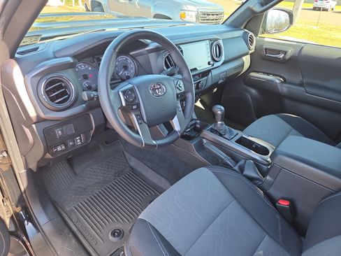 Certified 2023 Toyota Tacoma TRD Sport w/ Technology Package image 15