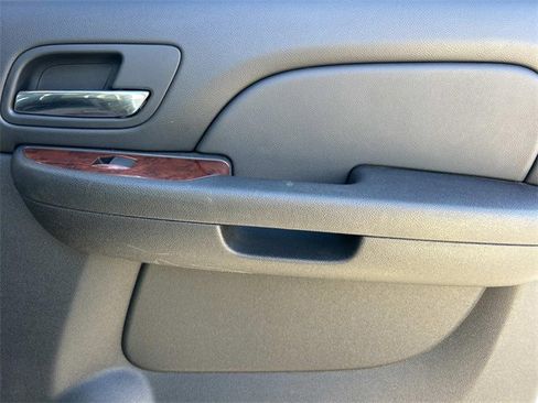 Used 2009 GMC Sierra 3500 SLT w/ SLT Convenience Package image 22